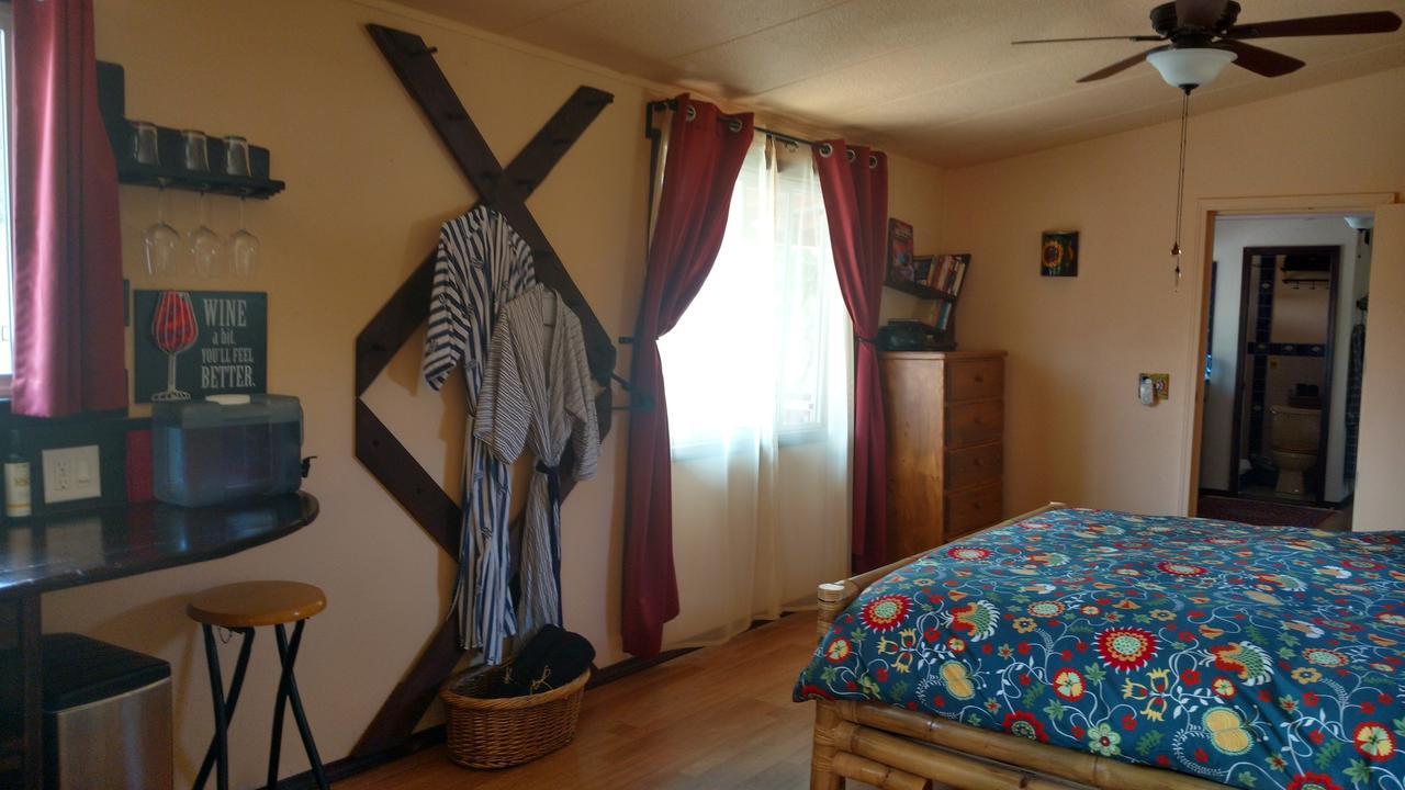 Vinofilia Wine Country Inn Вале де Гуадалупе Екстериор снимка